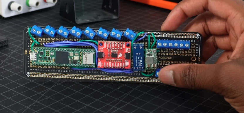 Aaed Musa - This Robot Glides Like an Ice Skater [[링크]](https://www.youtube.com/watch?v=WIU8gnqQJJM&ab_channel=AaedMusa)