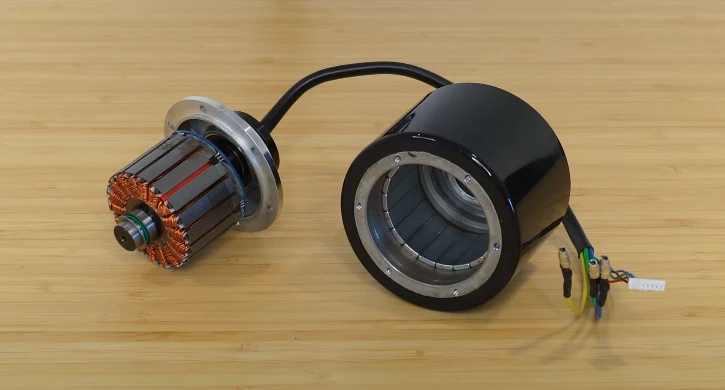 Aaed Musa - This Robot Glides Like an Ice Skater [[링크]](https://www.youtube.com/watch?v=WIU8gnqQJJM&ab_channel=AaedMusa)