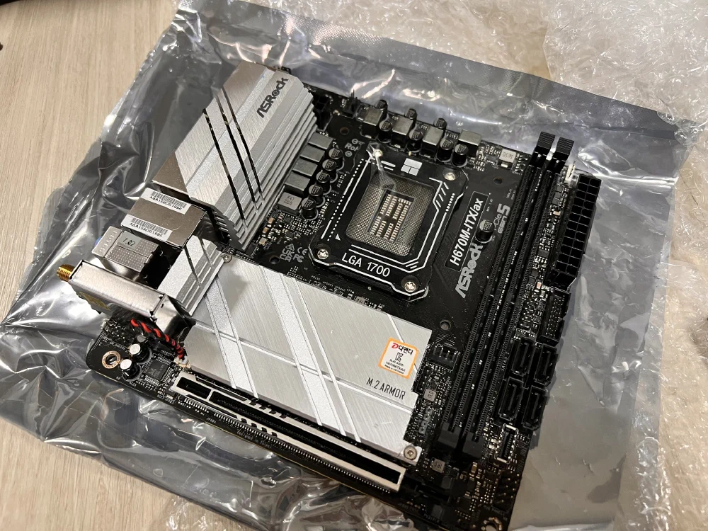 중고 ASRock H670M-ITX/ax 메인보드