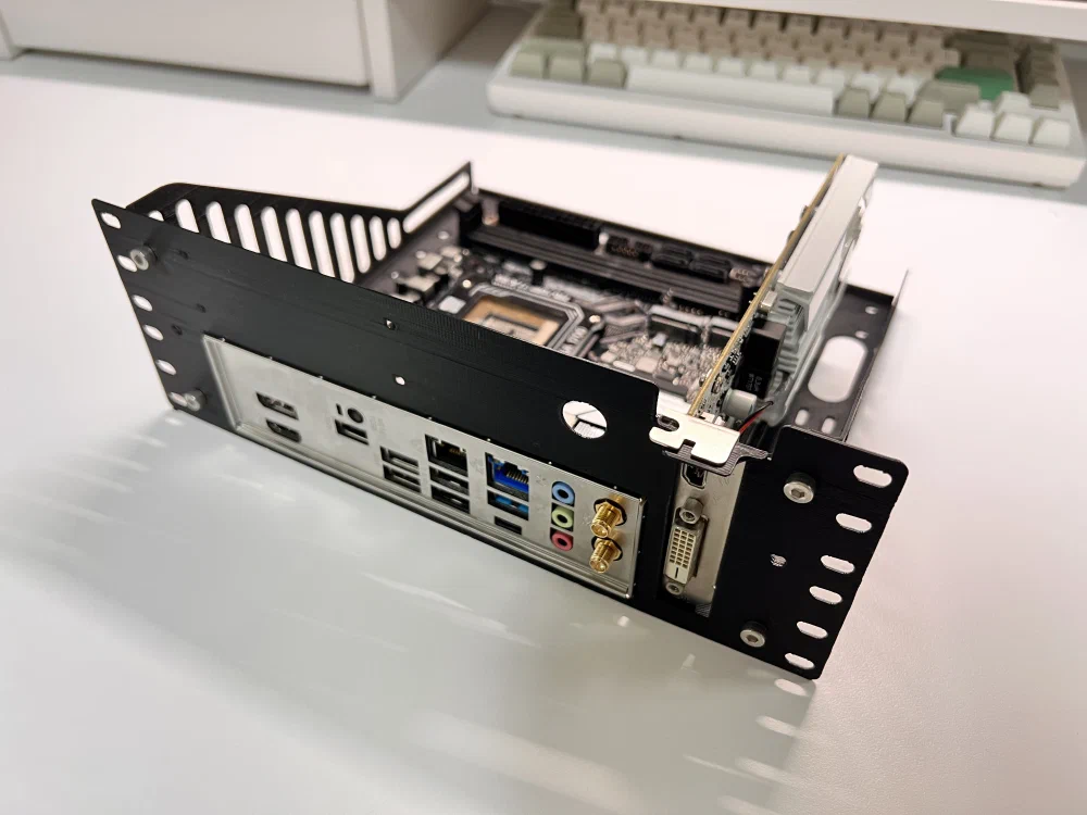 10인치 랙 전용 ITX 메인보드 브라켓 3D프린팅 테스트 2