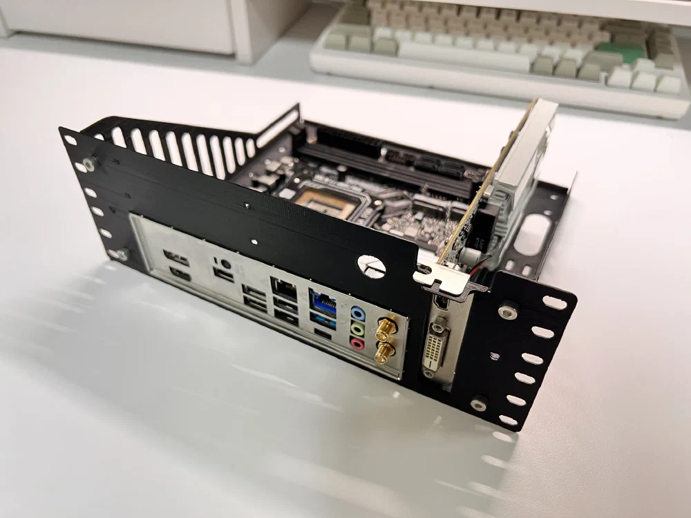 10인치 랙 전용 ITX 메인보드 브라켓 3D프린팅 테스트 2