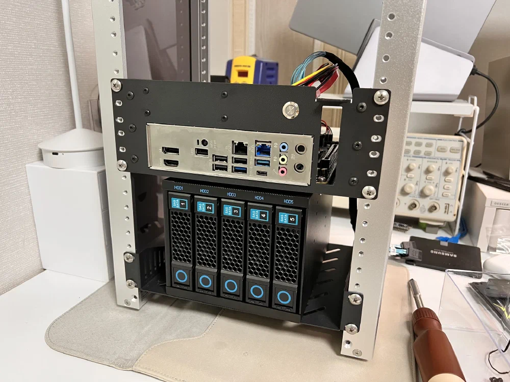 10인치 ITX 메인보드 랙마운트 브라켓 랙 결합