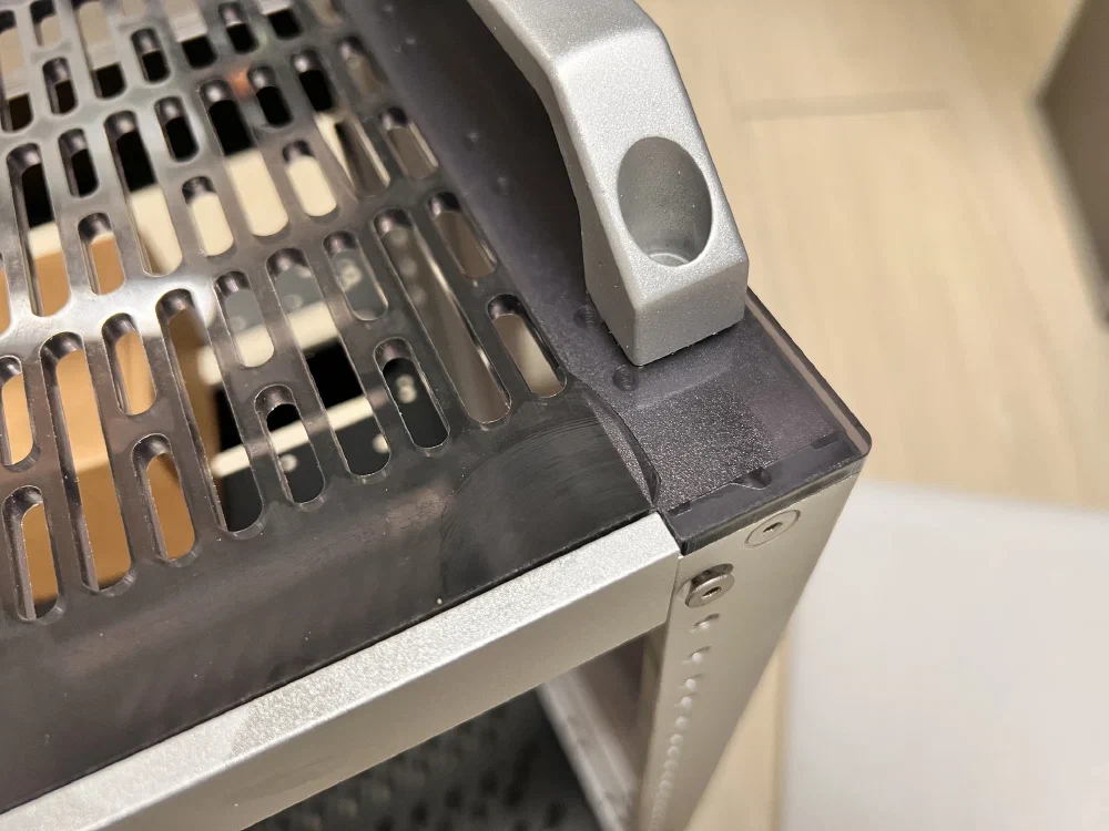 DeskPi RackMate T1 깨져버린 아크릴판