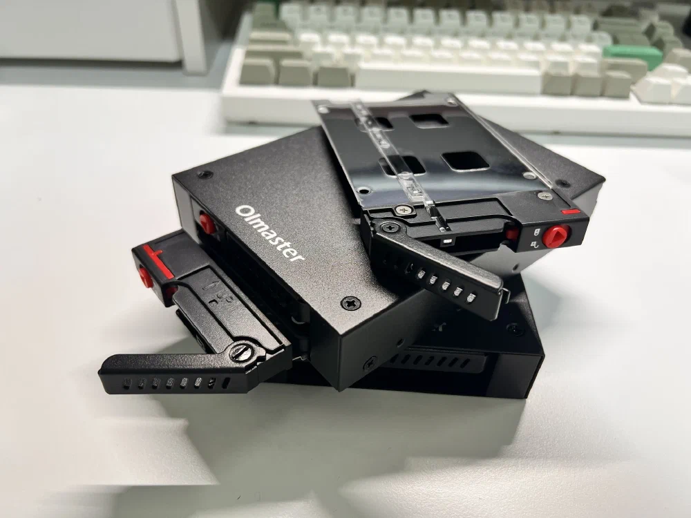 Olmaster 2x2.5인치 SSD 베이 포장 모습