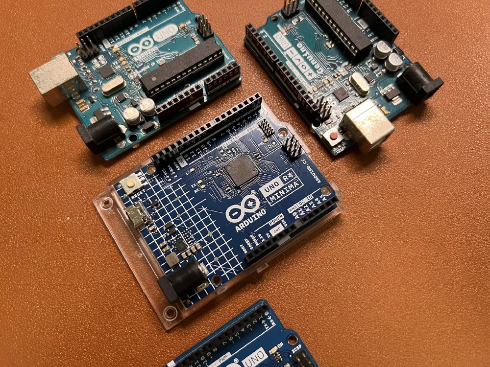 Arduino UNO R4