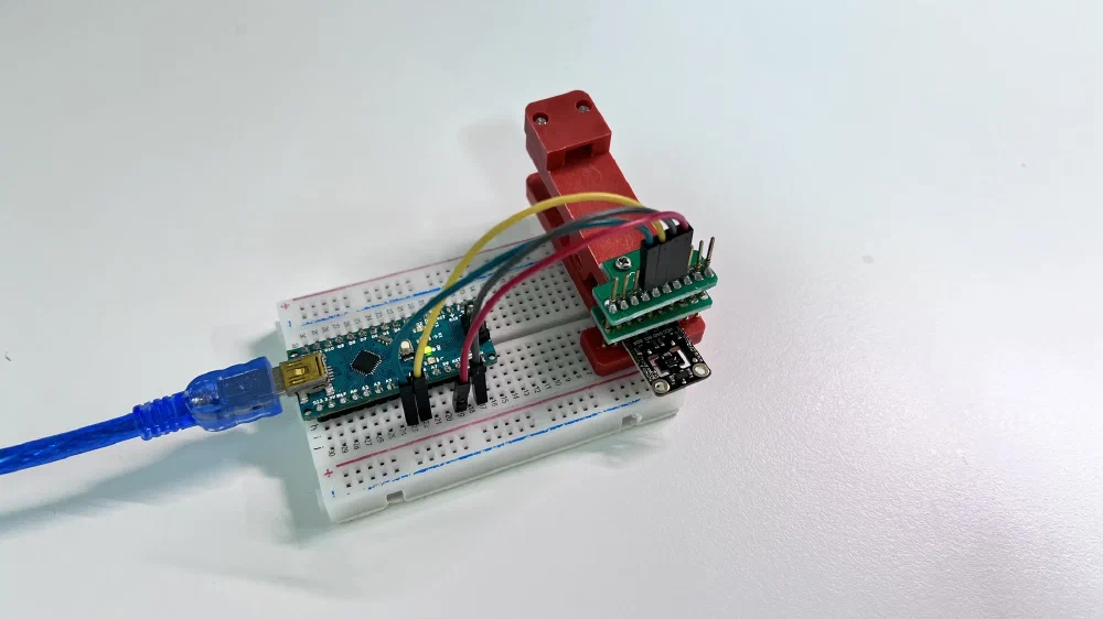 납땜 대신 포고핀 클립을 활용했습니다.