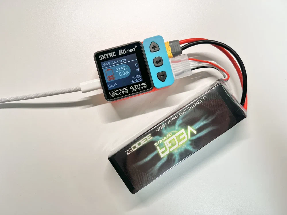 SKYRC B6 Neo Plus PD 충전기로 배터리 충전 1